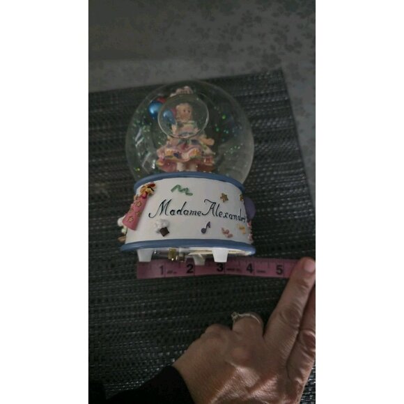 FAO Schwarz Madame Alexander Snow Globe Plays Happy Birthday Music Wind Up Nobox - Picture 3 of 7